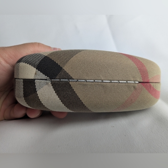 Burberry Glasses Case Gold Logo - Picture 5 of 9
